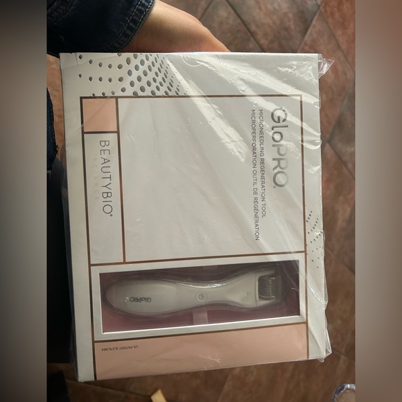 Beauty Bio GloPRO Microneedling Regeneration Tool!!